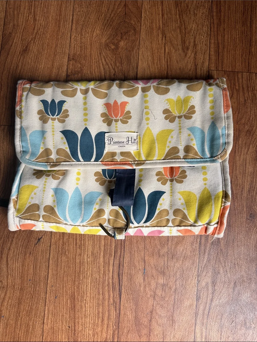 Vintage Primrose Hill cosmetics travel bag